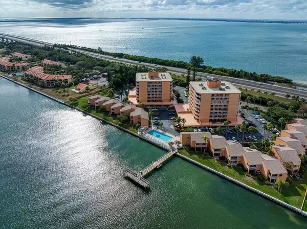 St Petersburg, FL 33711,7400 SUNSHINE SKYWAY LN S #107