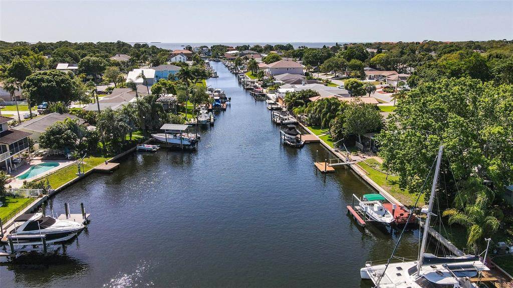 372 WESTWINDS DR, Palm Harbor, FL 34683