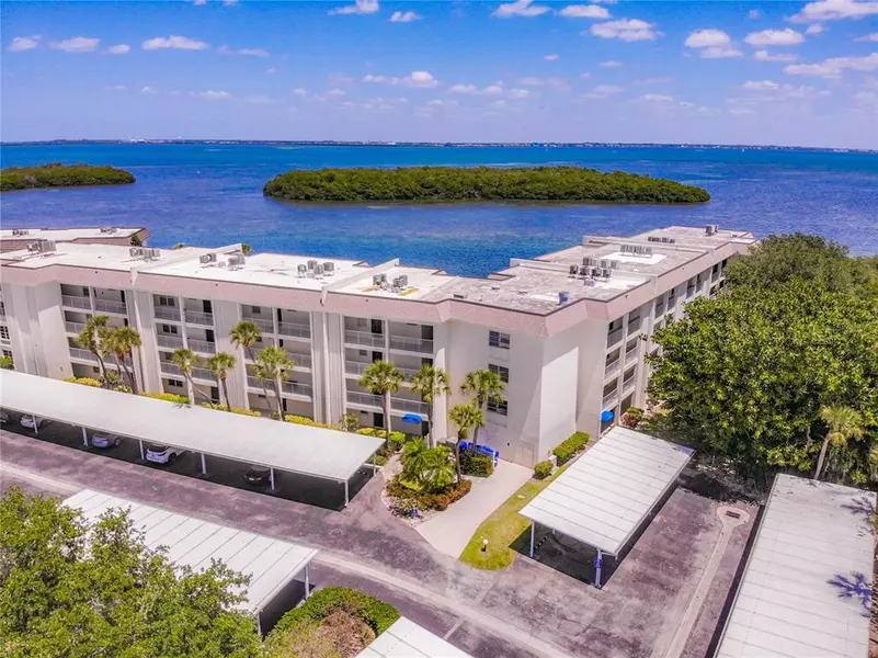 600 SUTTON PL #101, Longboat Key, FL 34228