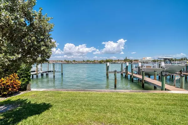 Treasure Island, FL 33706,8575 SUNSET CT