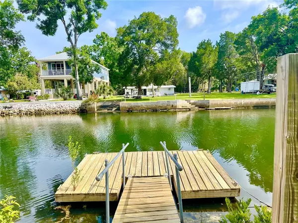 Weeki Wachee, FL 34607,6074 ISLAND DR