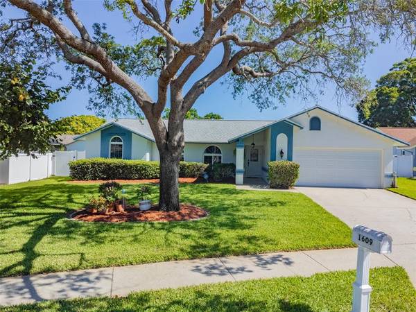 1609 VIRGINIA AVE, Palm Harbor, FL 34683