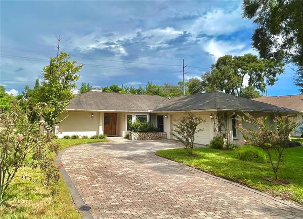 2705 E RIDGE DR, Palm Harbor, FL 34683