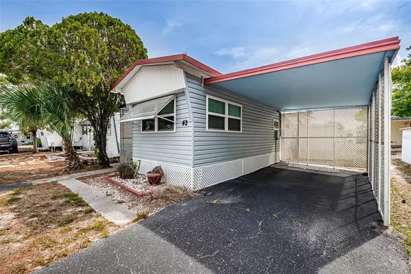 Tarpon Springs, FL 34689,800 CHESAPEAKE DR #42