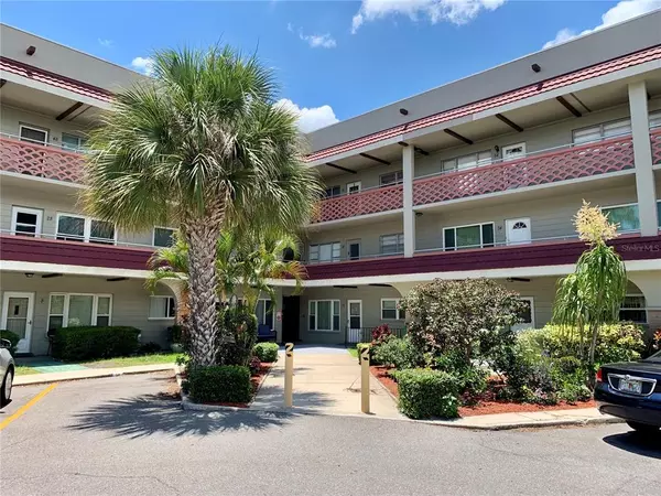 2072 AUSTRALIA WAY W #44, Clearwater, FL 33763