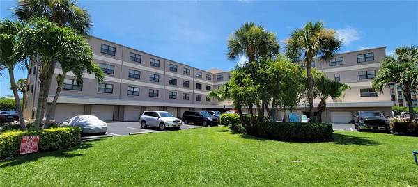 12500 CAPRI CIR N #303, Treasure Island, FL 33706