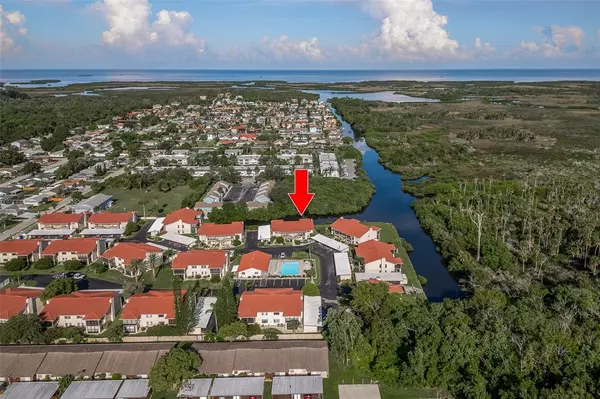 Port Richey, FL 34668,9950 EAGLES POINT CIR #4