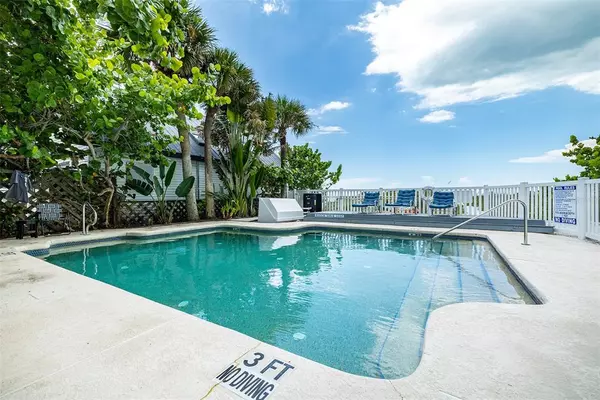 Indian Rocks Beach, FL 33785,990 GULF BLVD #2