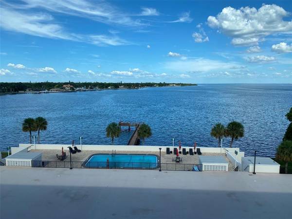 7100 SUNSHINE SKYWAY LN S #601, St Petersburg, FL 33711