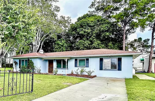 1463 LACONIA DR E, Clearwater, FL 33764