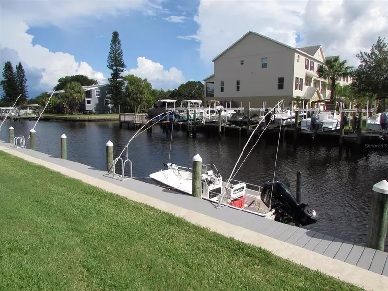 350 MOORINGS COVE DR #350, Tarpon Springs, FL 34689