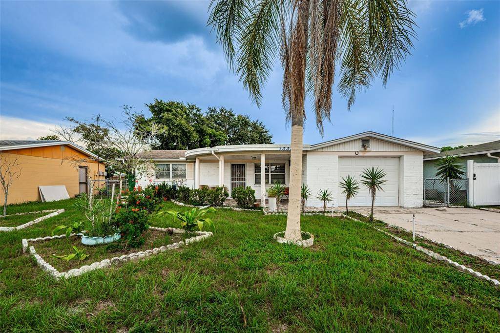 3332 EISENHOWER DR, Holiday, FL 34691