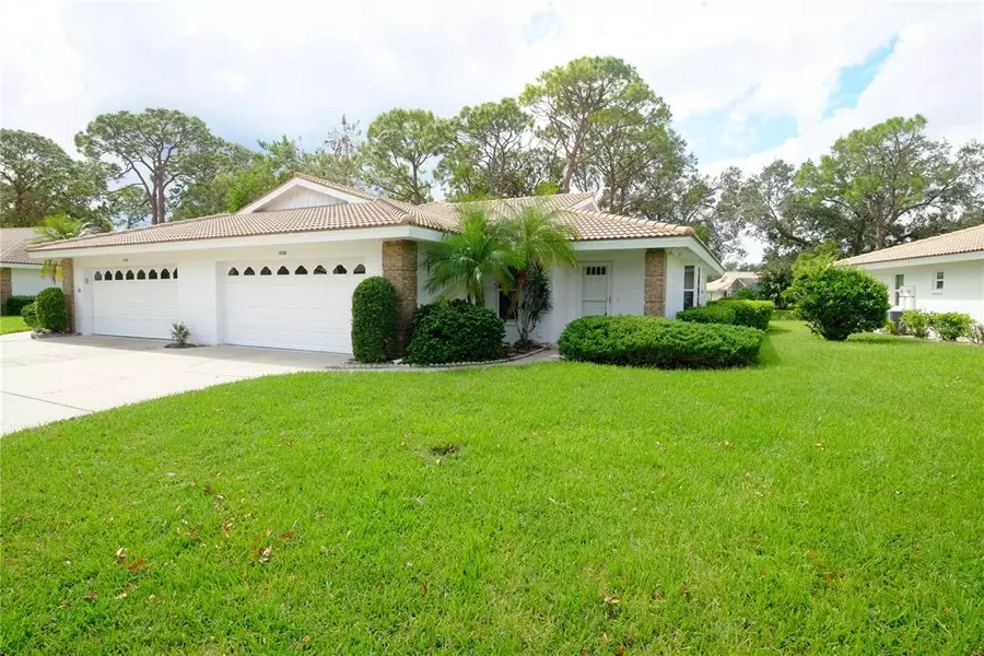 5602 GARDEN LAKES DR, Bradenton, FL 34203