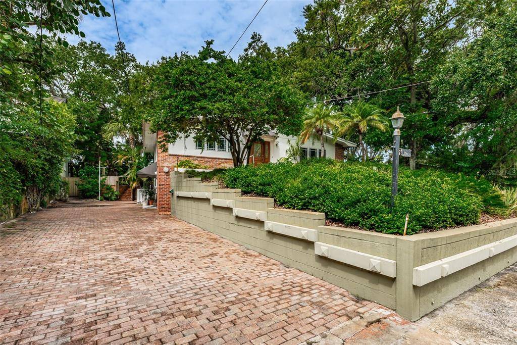 8380 40TH AVE N, St Petersburg, FL 33709