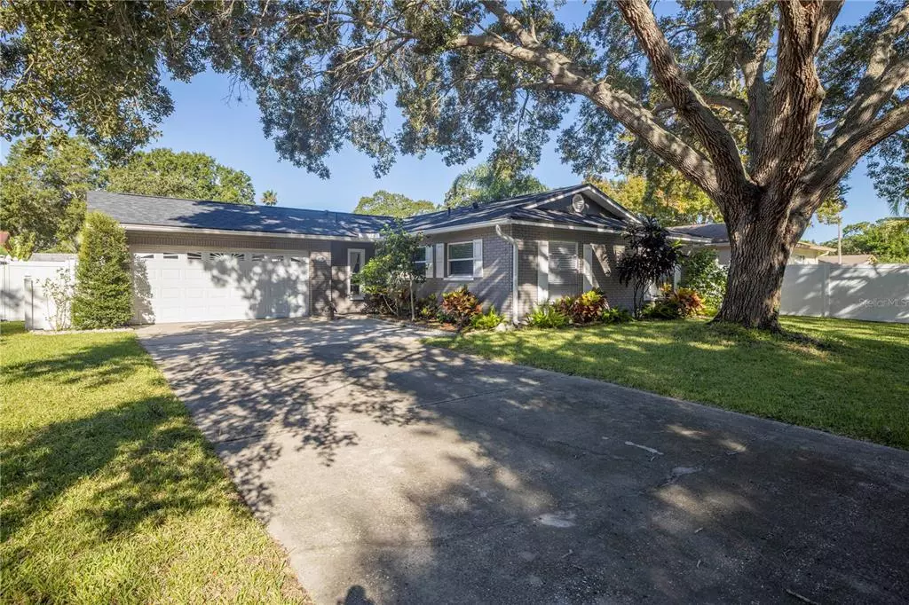 Dunedin, FL 34698,1590 DINNERBELL LN E