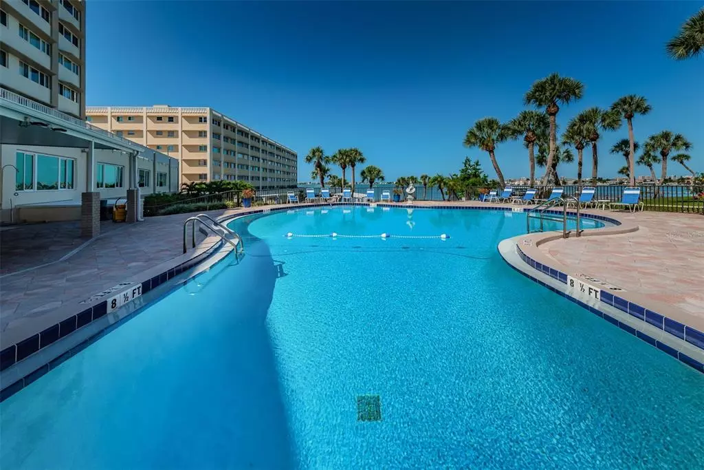 Belleair Bluffs, FL 33770,100 BLUFF VIEW DR #208B