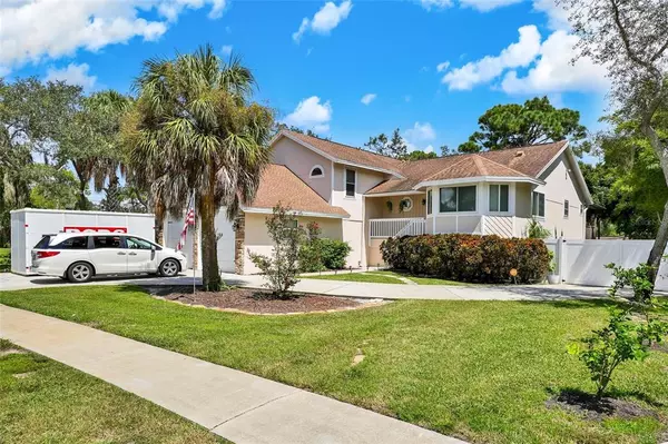 Tarpon Springs, FL 34689,814 RIVERSIDE DR