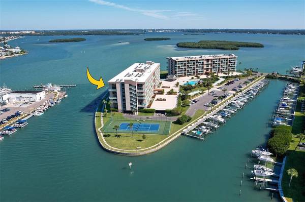 1 KEY CAPRI #503W, Treasure Island, FL 33706