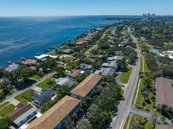 St Petersburg, FL 33703,4603 OVERLOOK DR NE