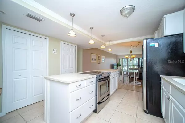 Clearwater, FL 33760,2800 COVE CAY DR #2F