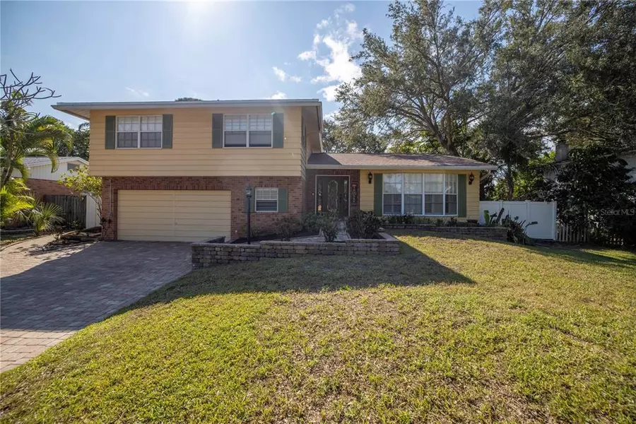 14220 82ND TER, Seminole, FL 33776