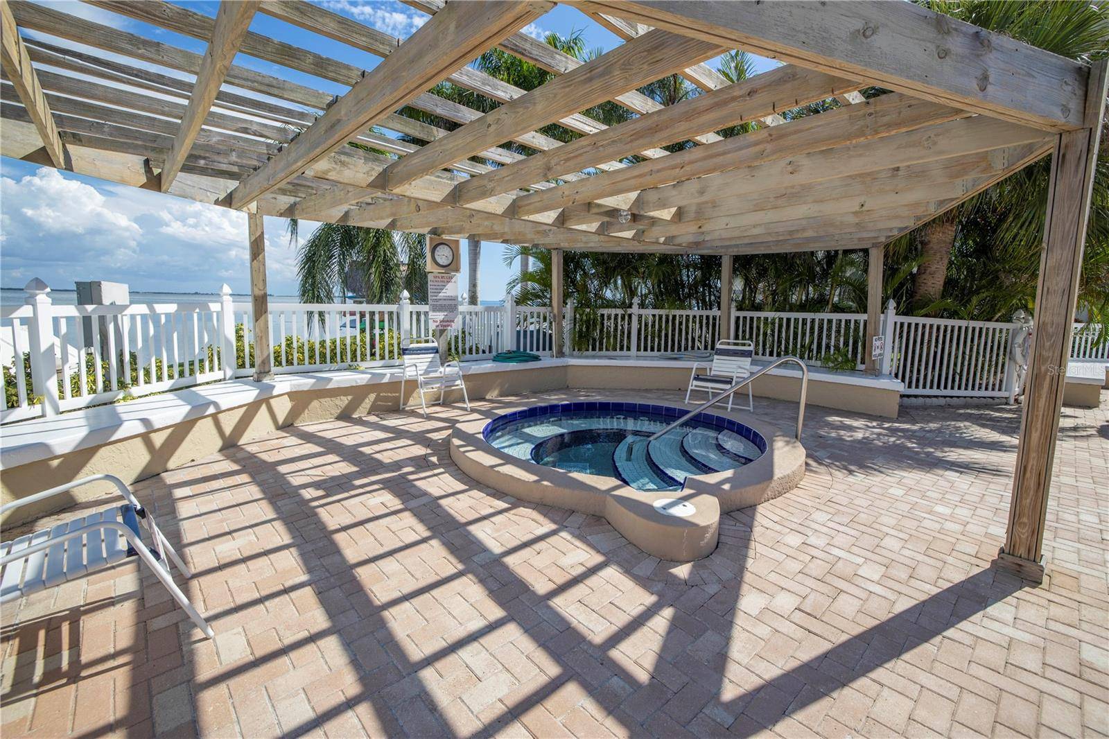 St Petersburg, FL 33715,6327 PALMA DEL MAR BLVD S #220