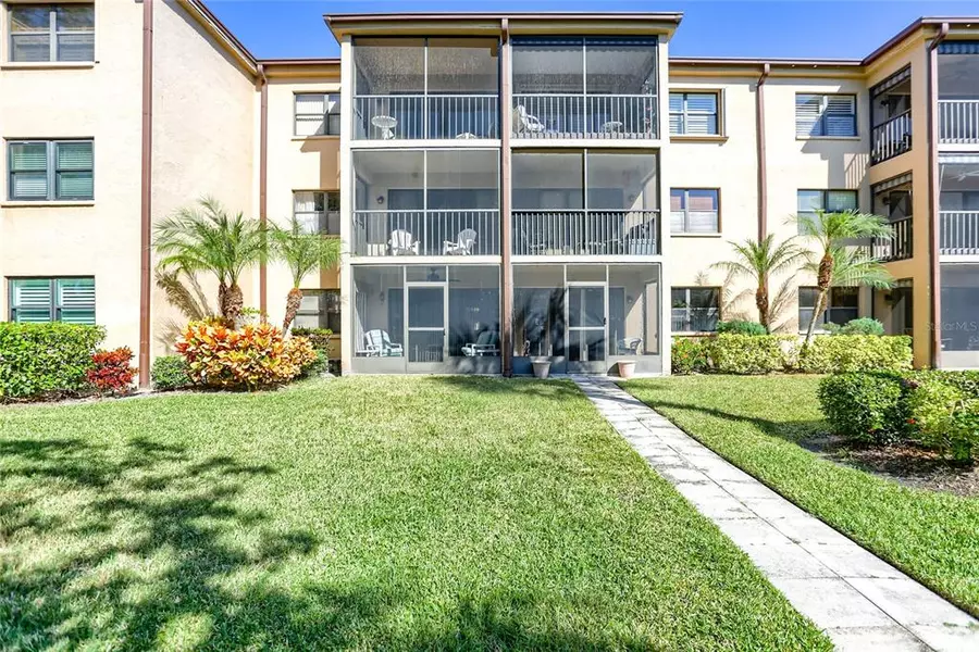 5090 BAY ST NE #226, St Petersburg, FL 33703