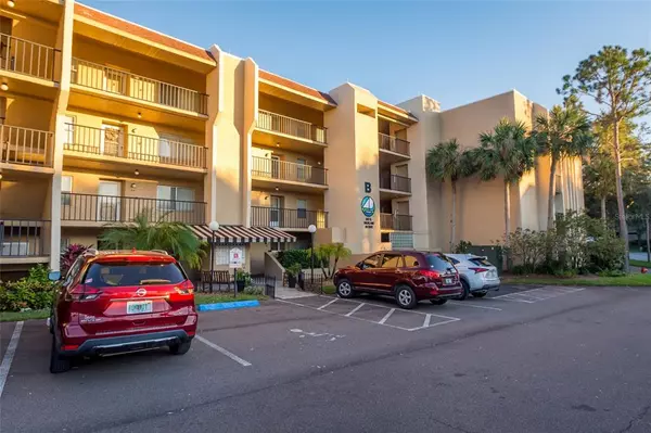 90 S HIGHLAND AVE #322, Tarpon Springs, FL 34689