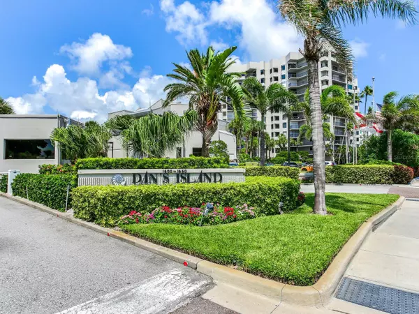 1600 GULF BLVD #817, Clearwater, FL 33767