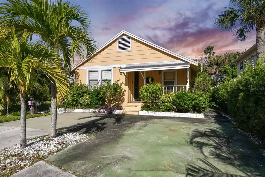 13237 3RD ST E, Madeira Beach, FL 33708