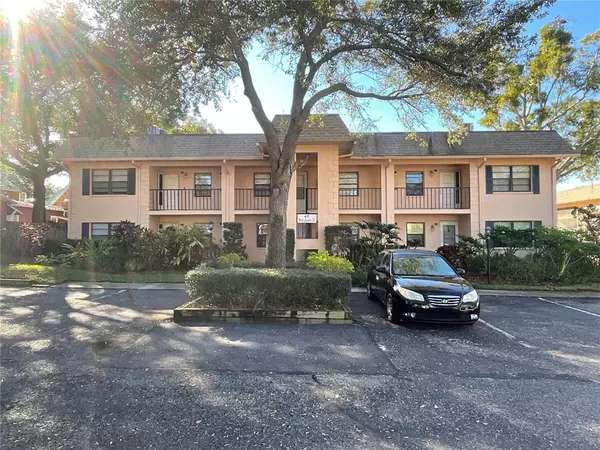 Tarpon Springs, FL 34689,49 W CENTER ST #212