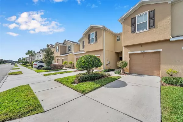 Tampa, FL 33619,4825 WHITE SANDERLING CT