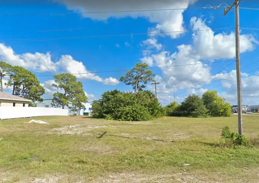 2409 NE 7TH PL, Cape Coral, FL 33909