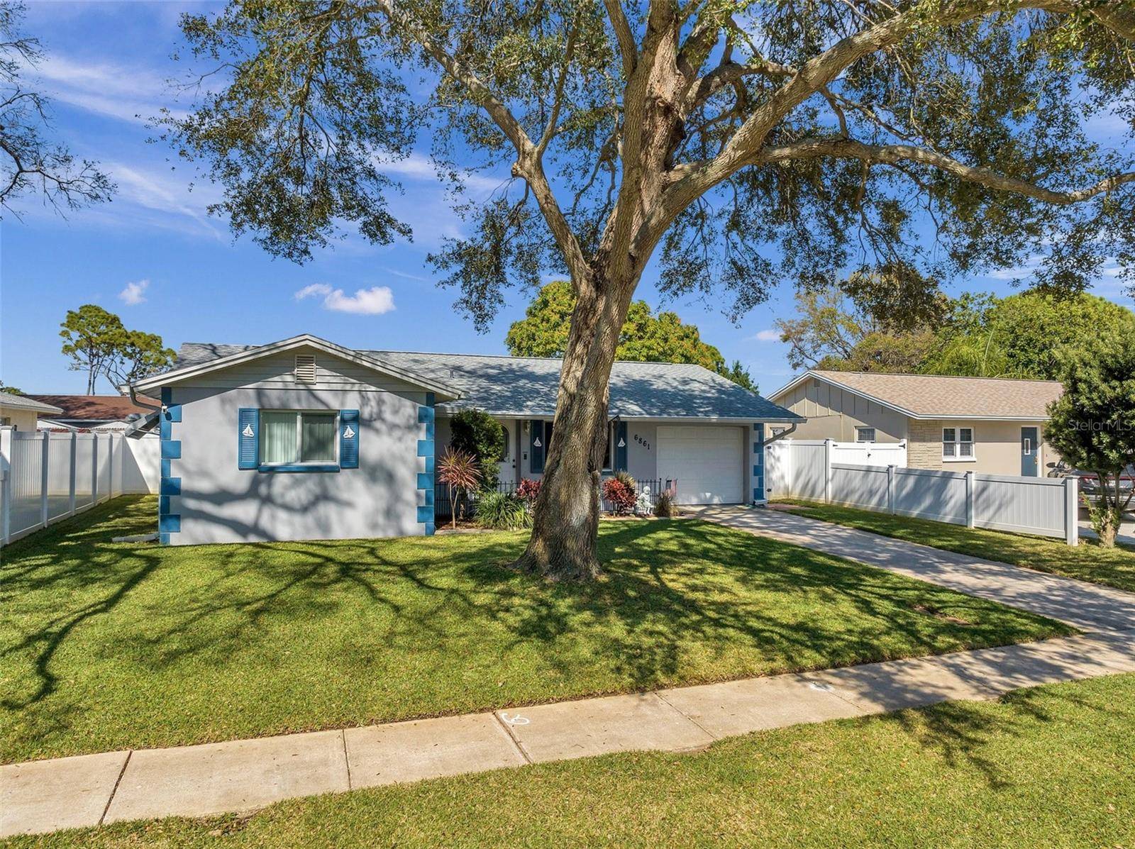 6861 DALKEITH AVE N, St Petersburg, FL 33709