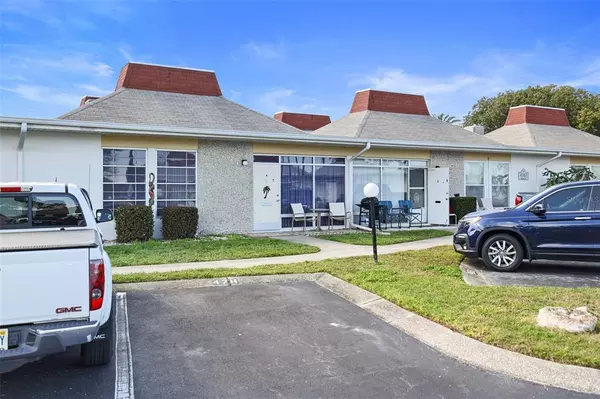 4367 TAHITIAN GARDENS CIR #B, Holiday, FL 34691