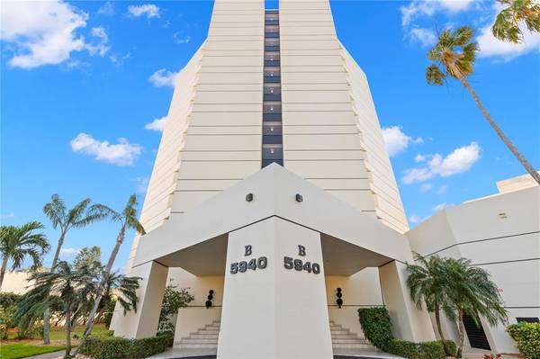 5940 PELICAN BAY PLZ S #305, Gulfport, FL 33707