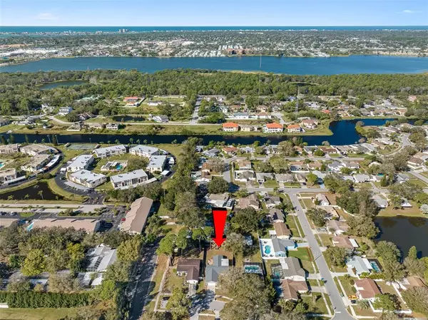 Seminole, FL 33777,8222 JENNIFER LN