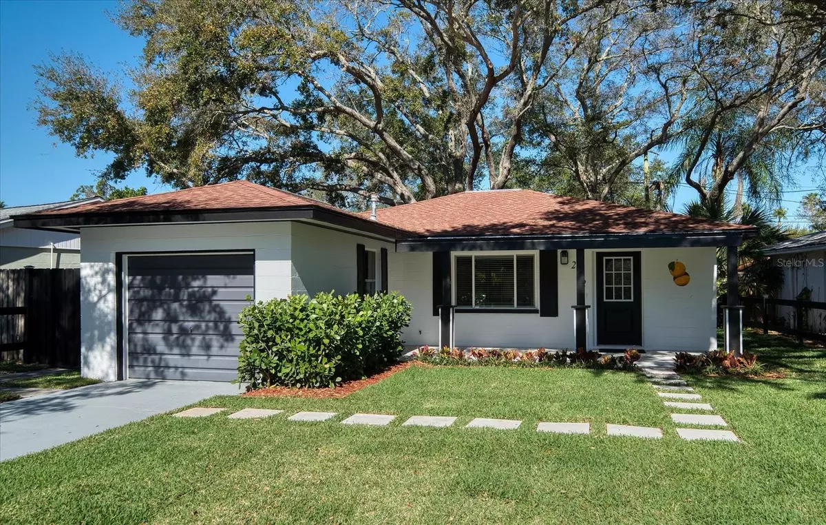 Dunedin, FL 34698,252 GROVE CIR S