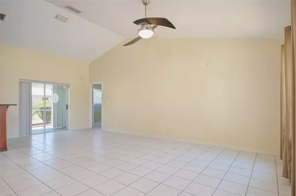 Naples, FL 34112,4205 MOLOKAI DR #2