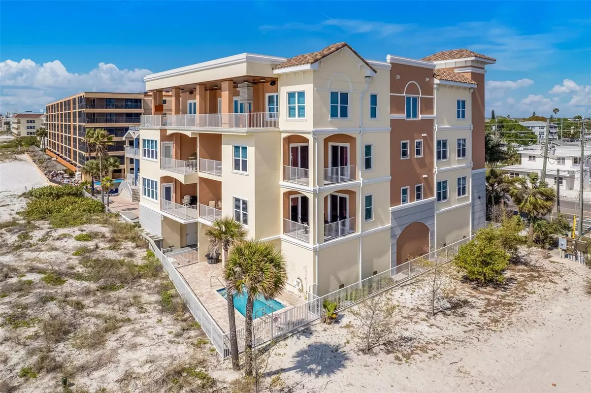 Madeira Beach, FL 33708,13700 GULF BLVD #301