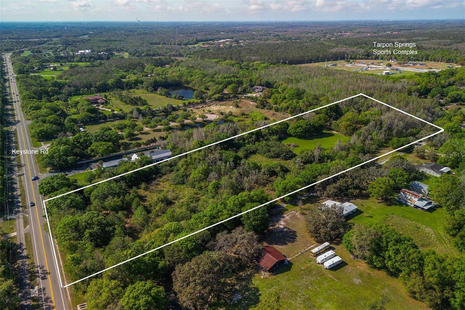 Tarpon Springs, FL 34688,250 MEADOWS DR