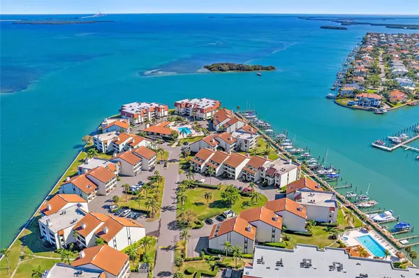 128 1ST ST E #108, Tierra Verde, FL 33715