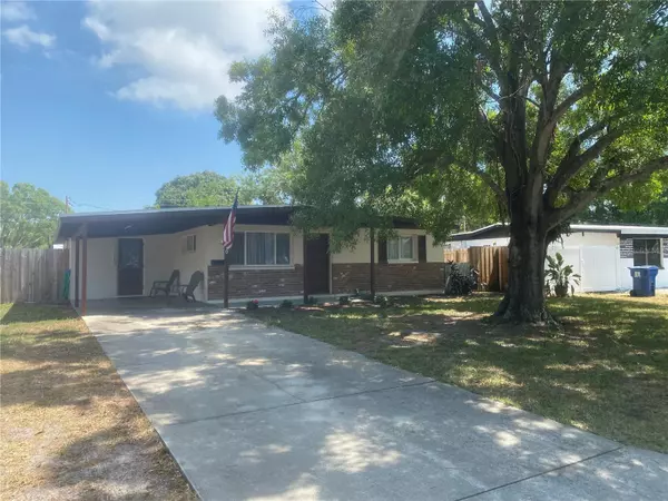 5530 PINE CIR NE, St Petersburg, FL 33703