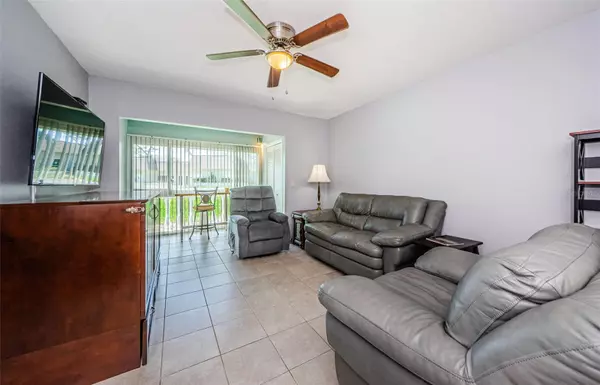 Tarpon Springs, FL 34689,1250 S PINELLAS AVE #302