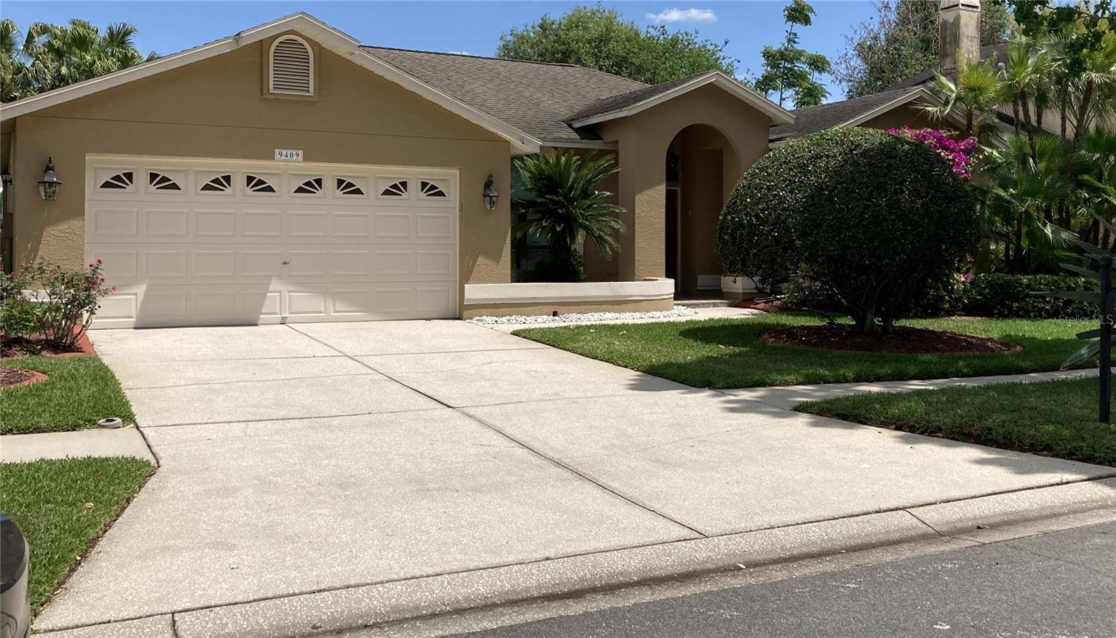 9409 LARKBUNTING DR, Tampa, FL 33647