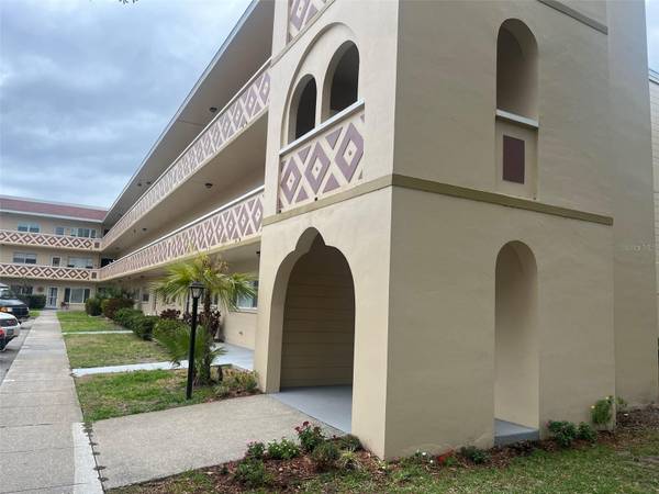 2384 TAHITIAN LN #40, Clearwater, FL 33763