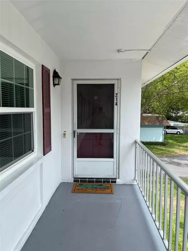 Dunedin, FL 34698,300 CLYDE LN #214