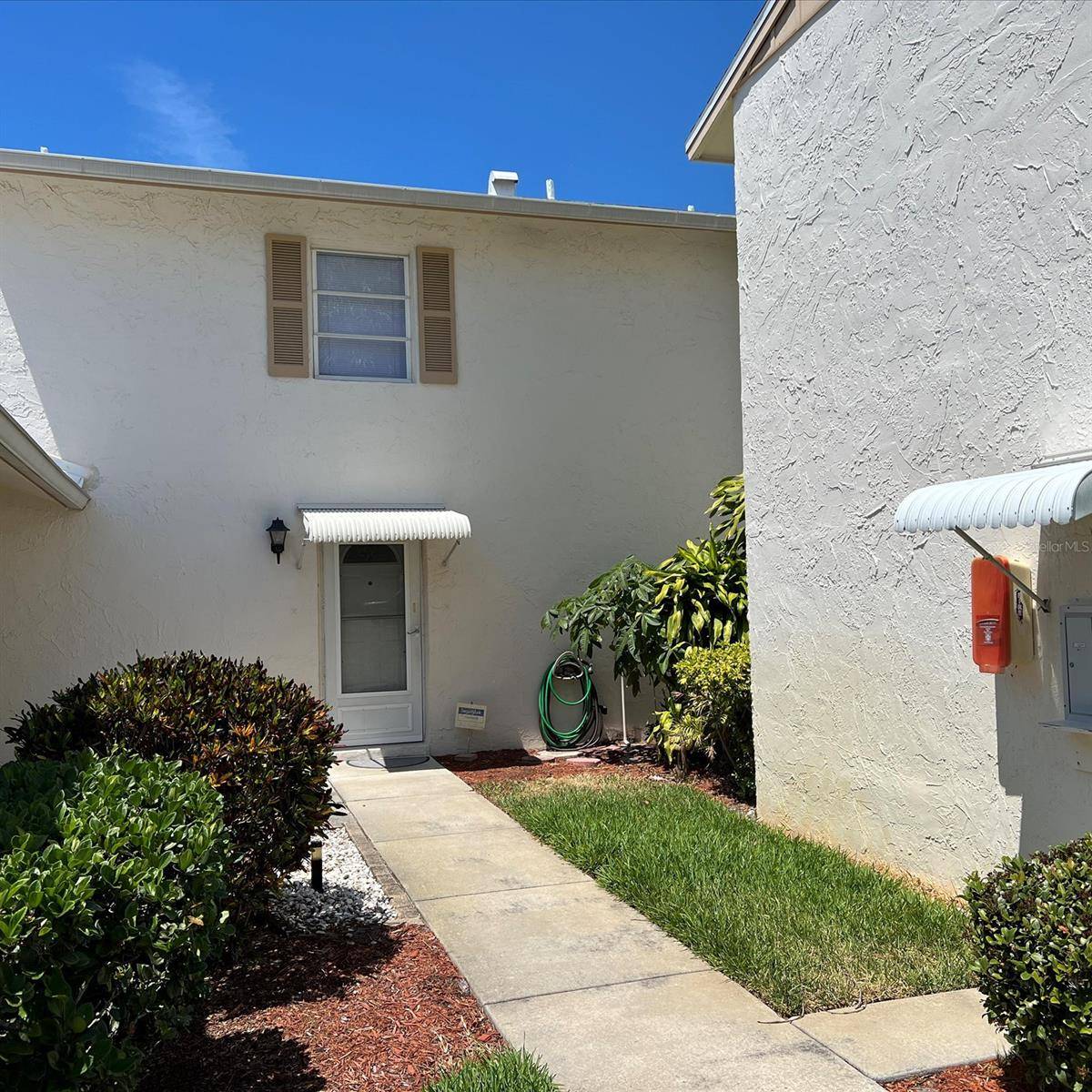 3255 39TH ST S #B, St Petersburg, FL 33711