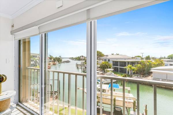 175 116TH AVE #202, Treasure Island, FL 33706