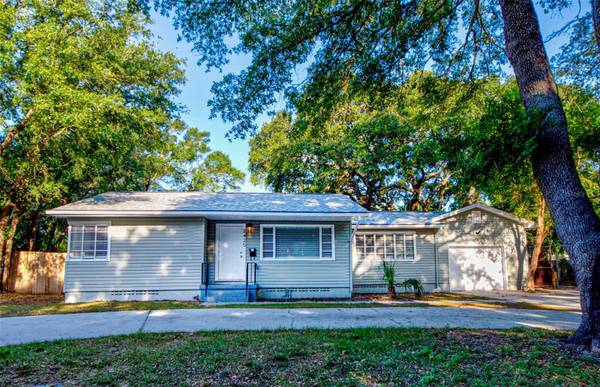 2425 35TH ST S, St Petersburg, FL 33711